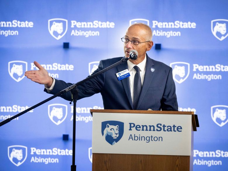 Gary standing at podium 